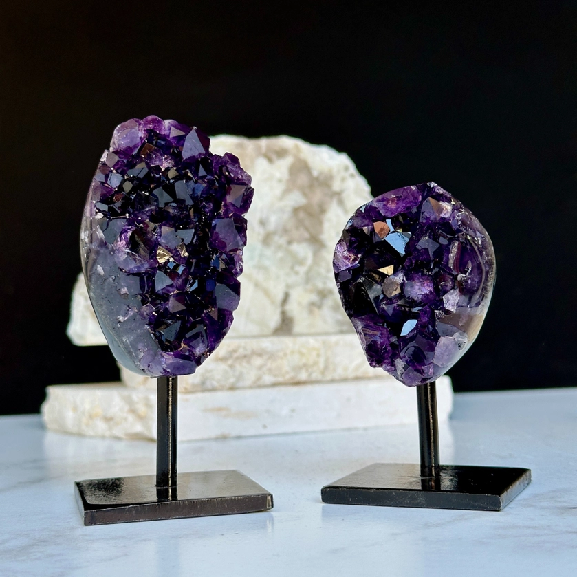 Amethyst auf Metallständer – A+ Uruguay (226 g)