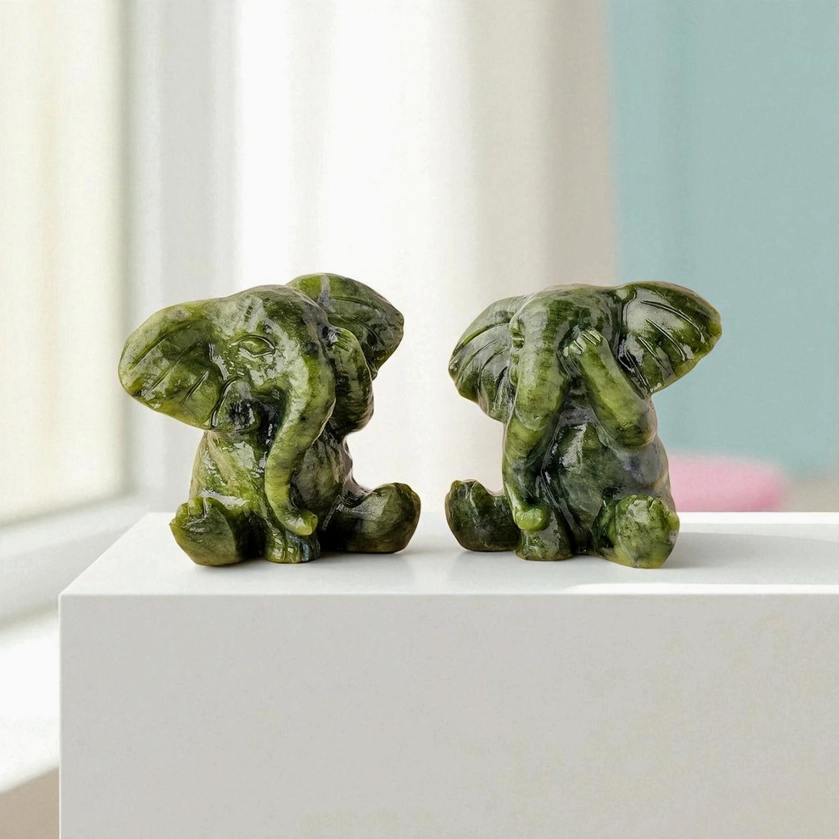 Jade Elefanten-Figur