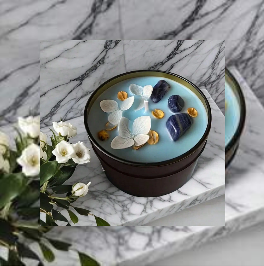 Duftende Sojawachskerzen mit Kristallen