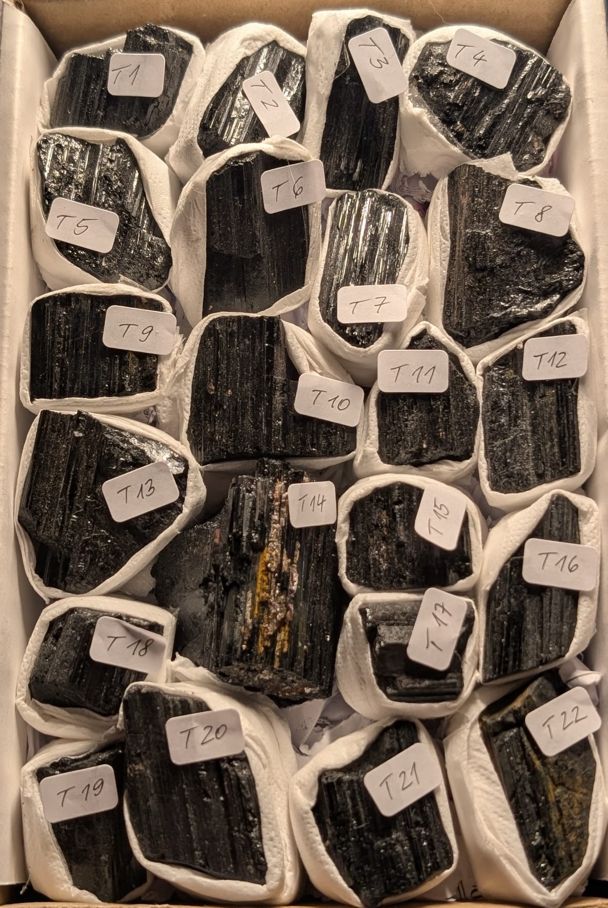 Kleine Turmalin-Stücke (Schutzsteine, 10–60 g)