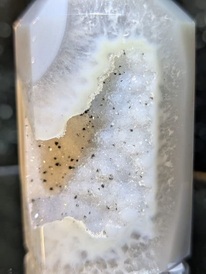 Achat Turm mit Druzy | 144g | Sanfte Klarheit & innere Ruhe