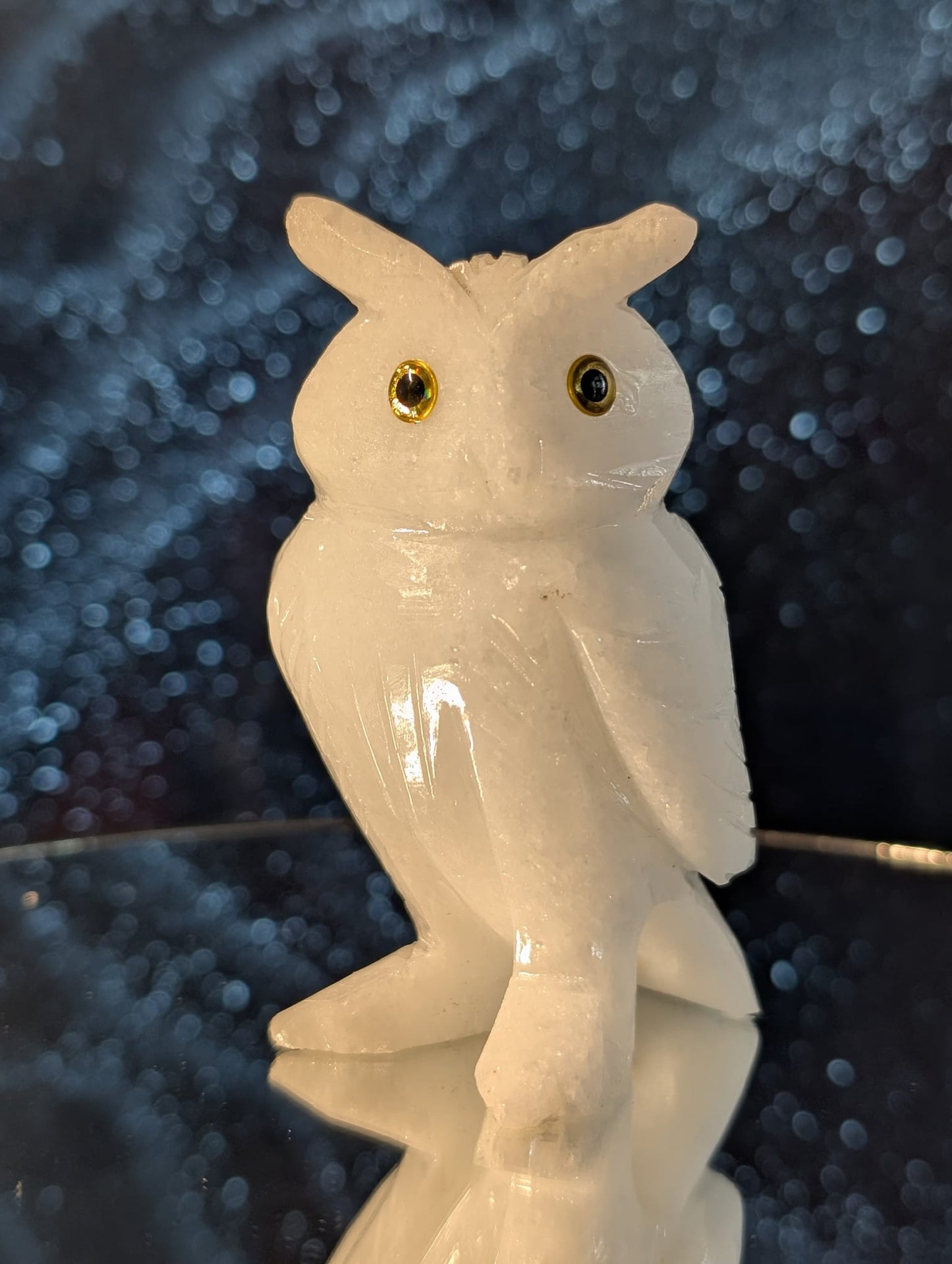 Weiße Jade Eulenfigur