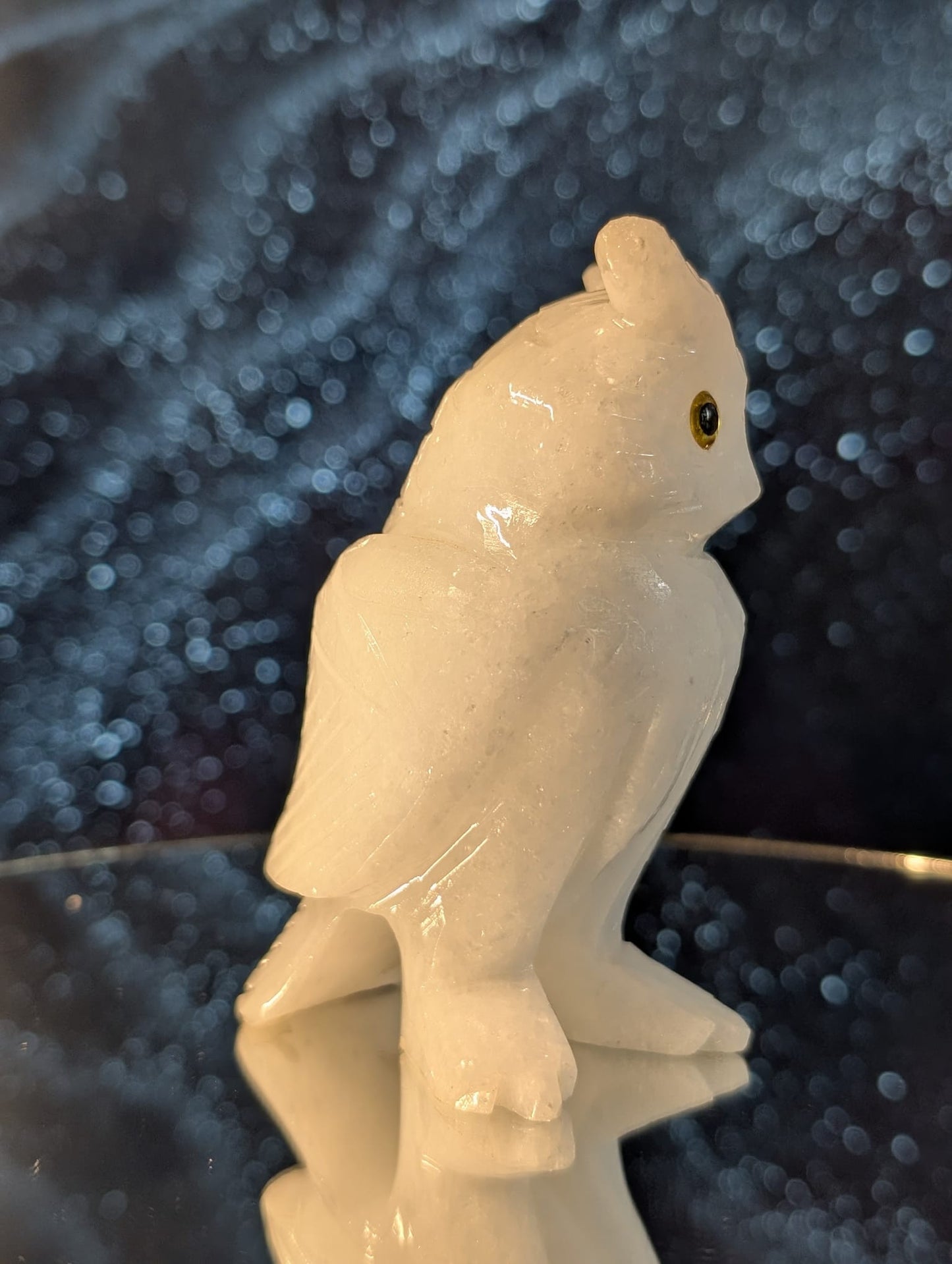 Weiße Jade Eulenfigur