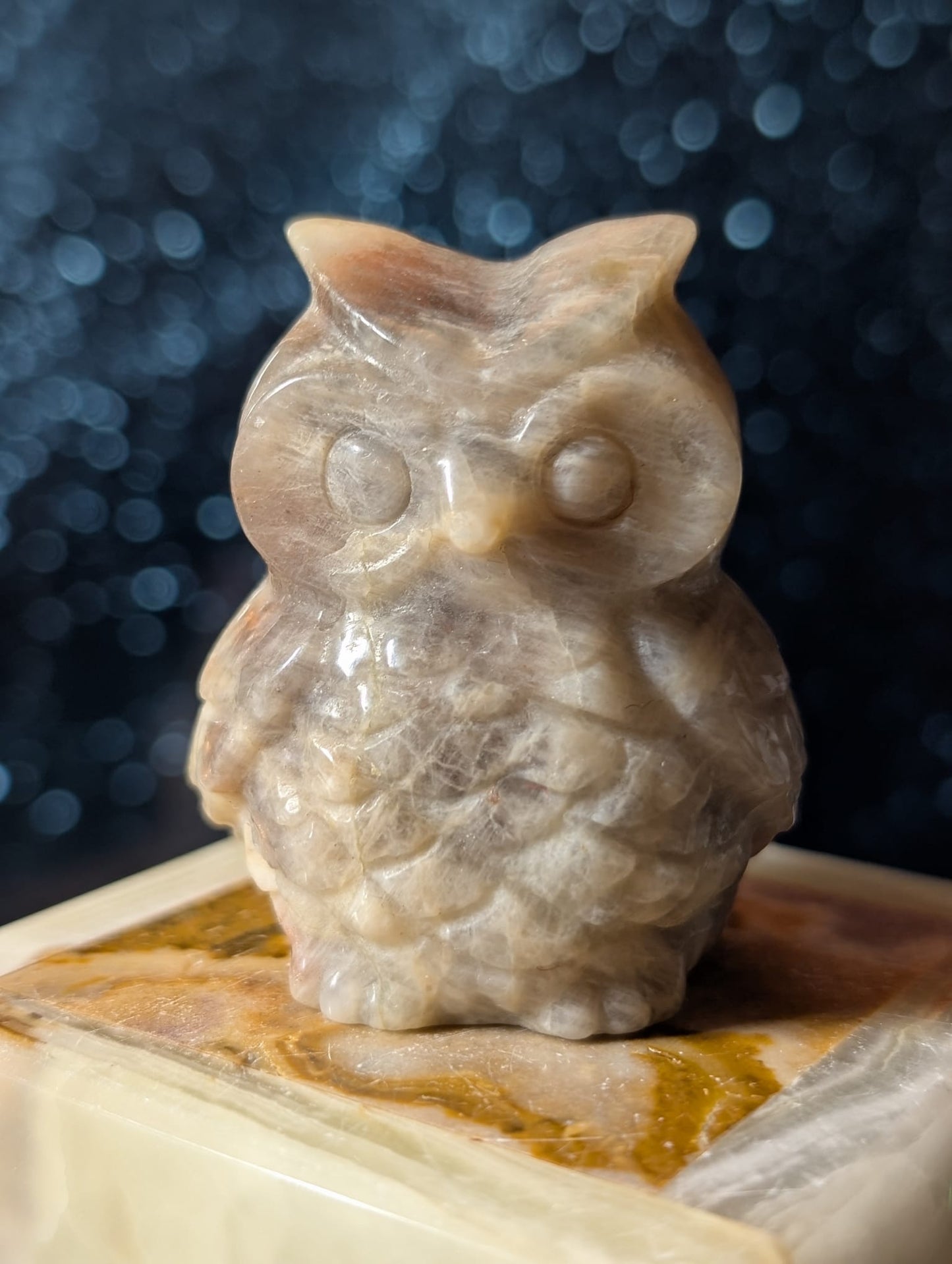 Eulen-Carving – Labradorit oder Mondstein