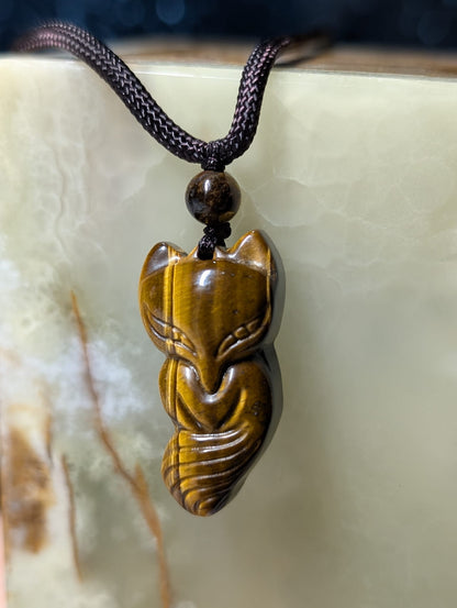 Nine-Tailed-Fox-Anhänger - Tigerauge