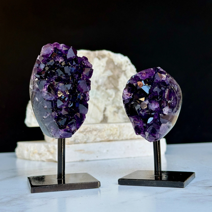 Amethyst auf Metallständer – A+ Uruguay (226 g)