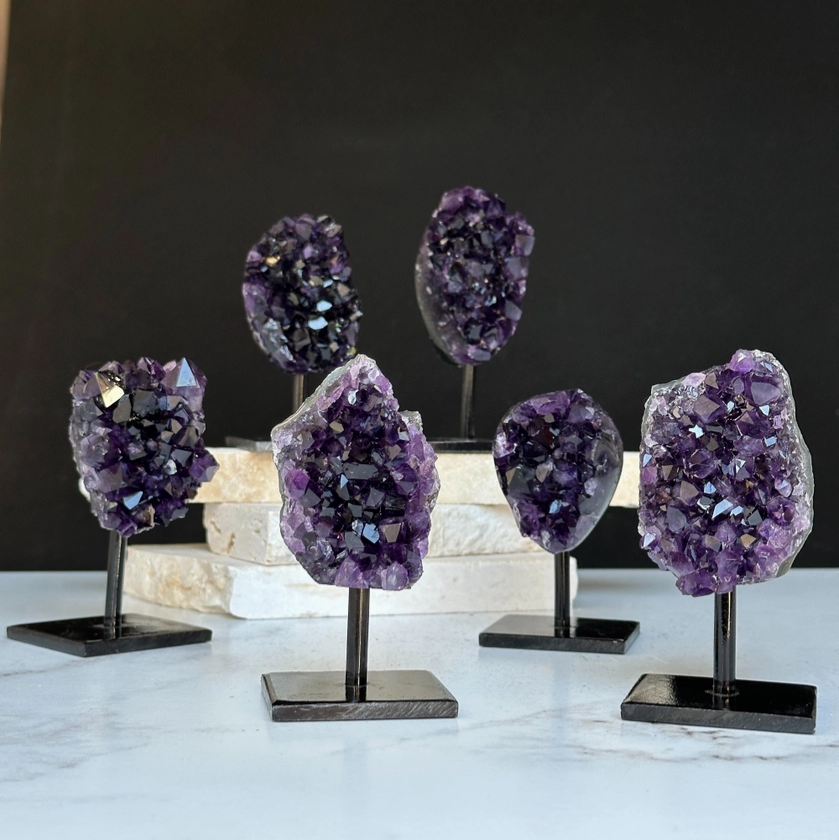 Amethyst auf Metallständer – A+ Uruguay (226 g)