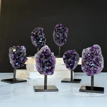 Amethyst auf Metallständer – A+ Uruguay (226 g)