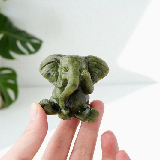 Jade Elefanten-Figur
