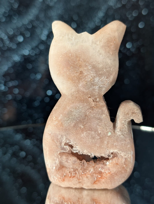 Pink Amethyst Katze mit Druzy – Unikat