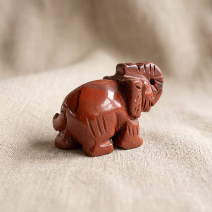Roter Jaspis Elefant – kraftvolle Ruhe & Erdung