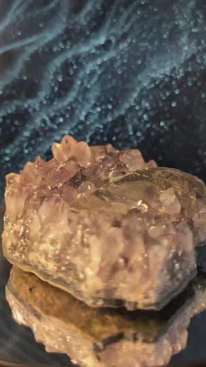 Großer Amethyst-Cluster mit Calcit – 1,32 kg