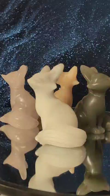 Fuchs-Figuren aus Jade, Aventurin, Orangencalcit, Rosenquarz, Ader-Jaspis