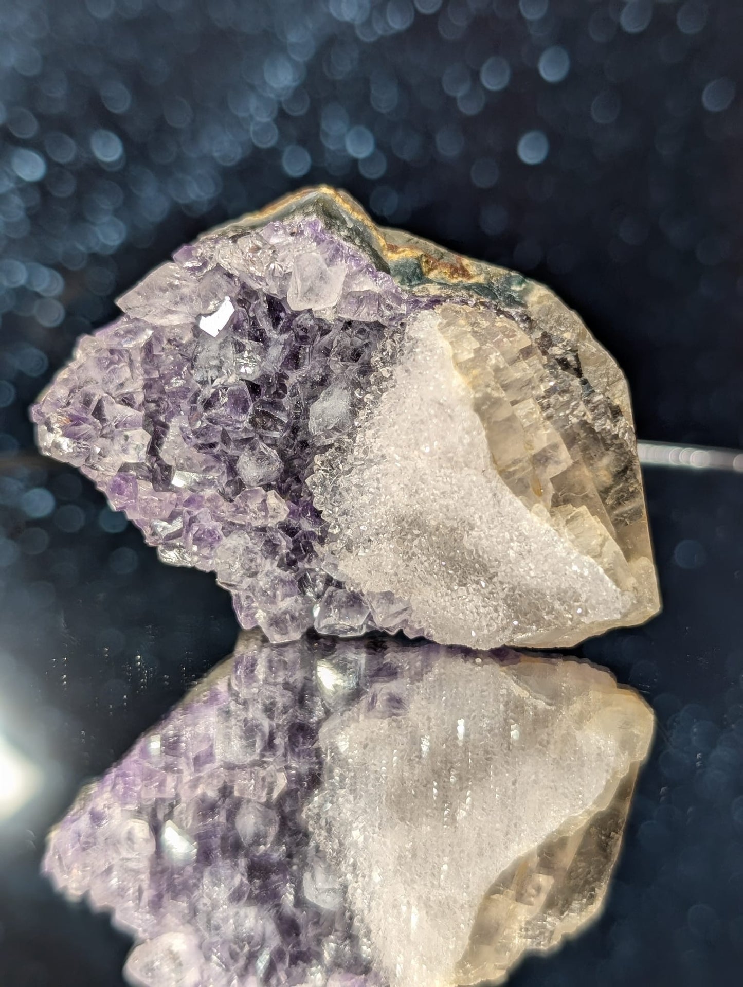Amethyst-Stufe mit Sugar-Calcit